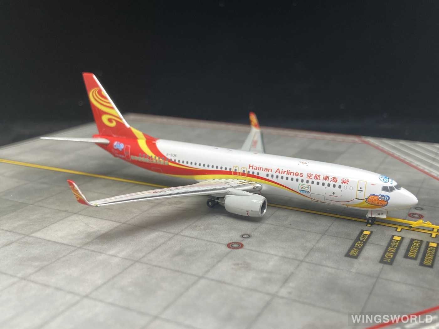 Witty 1:400 WT4738022 Hainan Airlines 海南航空 Boeing 737-800 B-5136