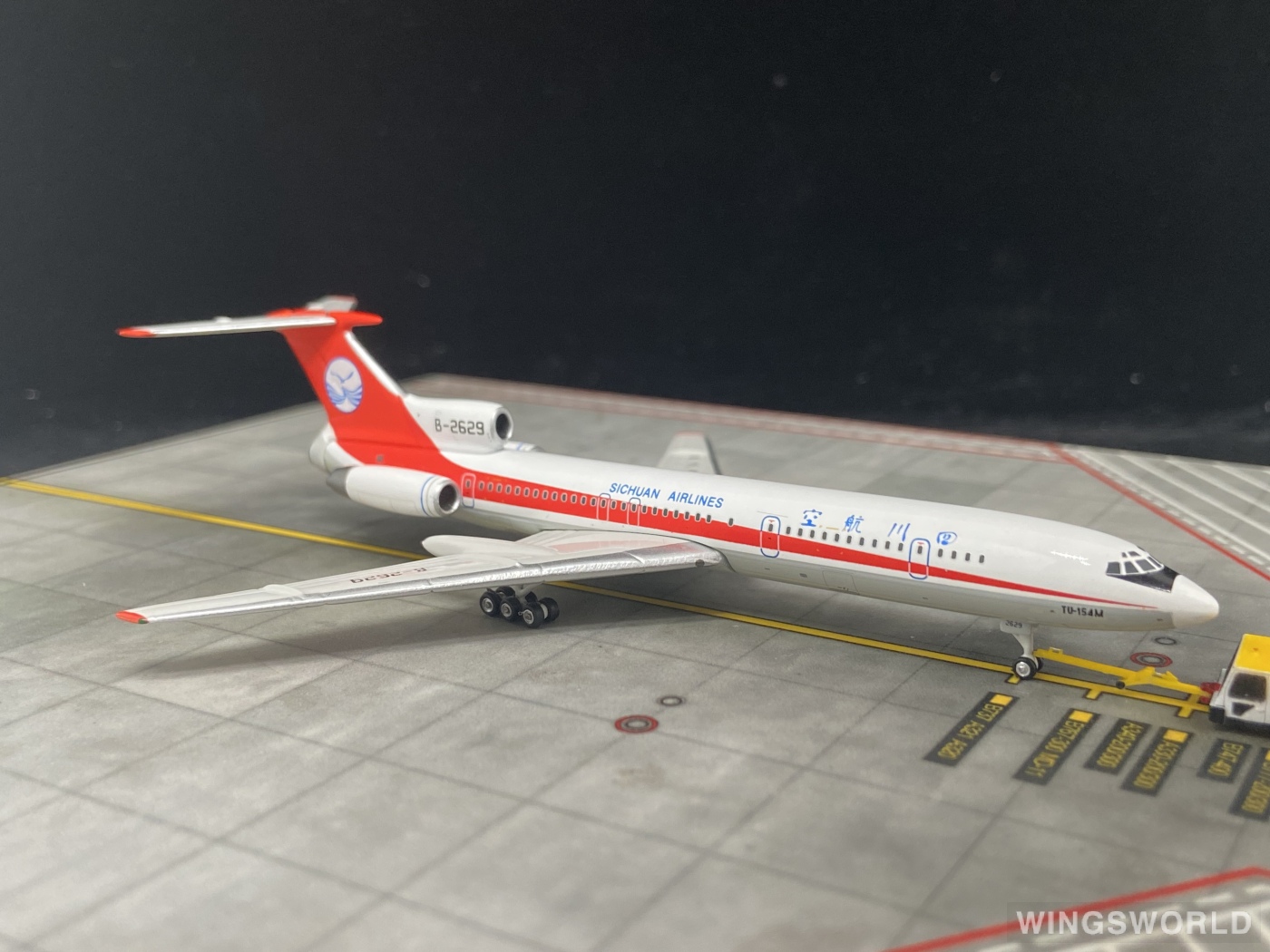 Phoenix 1:400 PH10894 Sichuan Airlines 四川航空 Tupolev Tu-154 B-2629