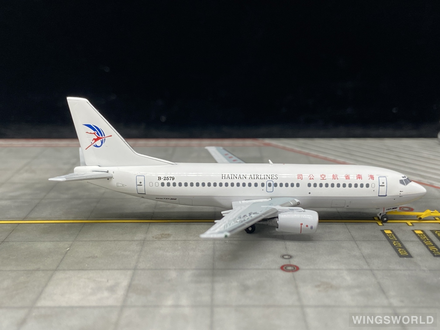 Pandamodel 1:400 PM-B-2579 Hainan Airlines 海南航空 Boeing 737-300 B-2579