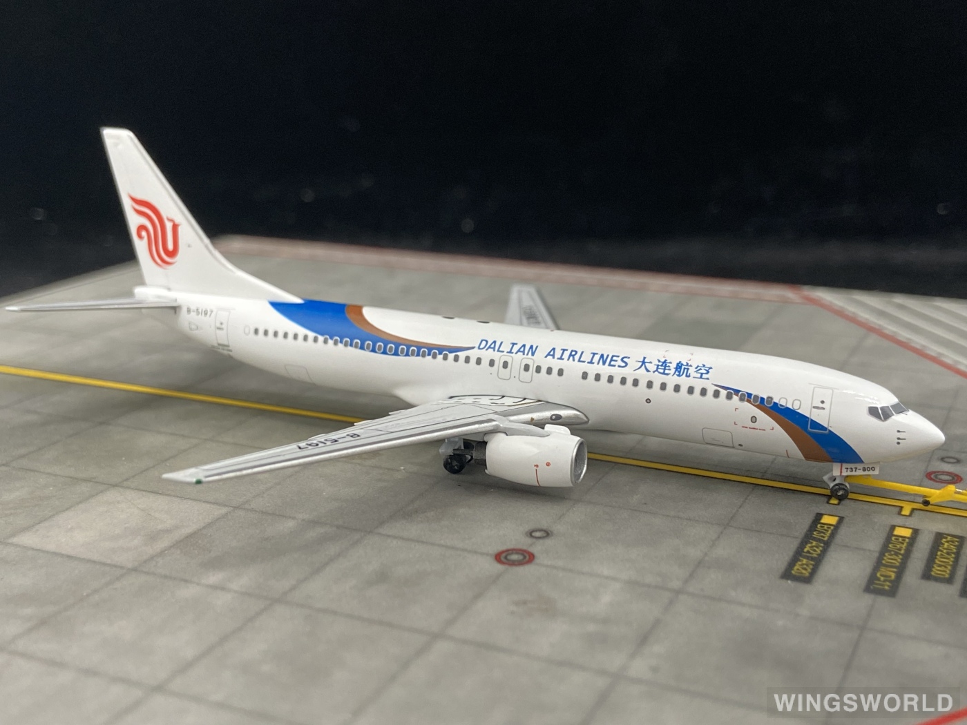 Skywings 1:400 SKY-003 Dalian Airlines 大连航空 Boeing 737-800 B-5197