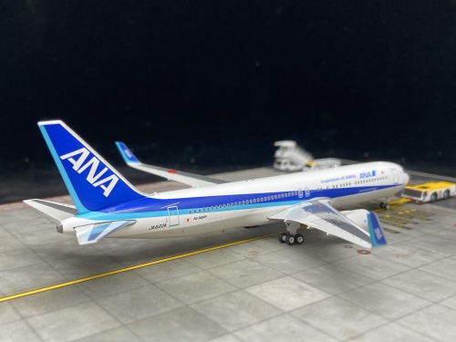Phoenix 1:400 Boeing 767-300ER ANA 全日空PH04472 JA622A 图片