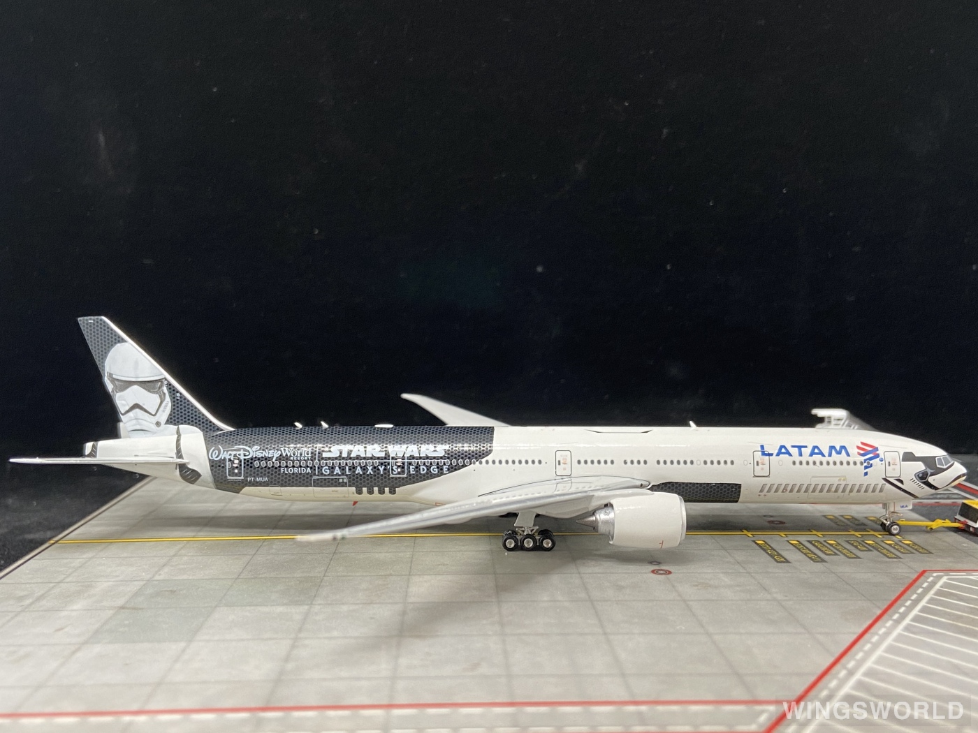 Phoenix 1:400 PH04311 LATAM 南美航空集团 Boeing 777-300ER PT-MUA