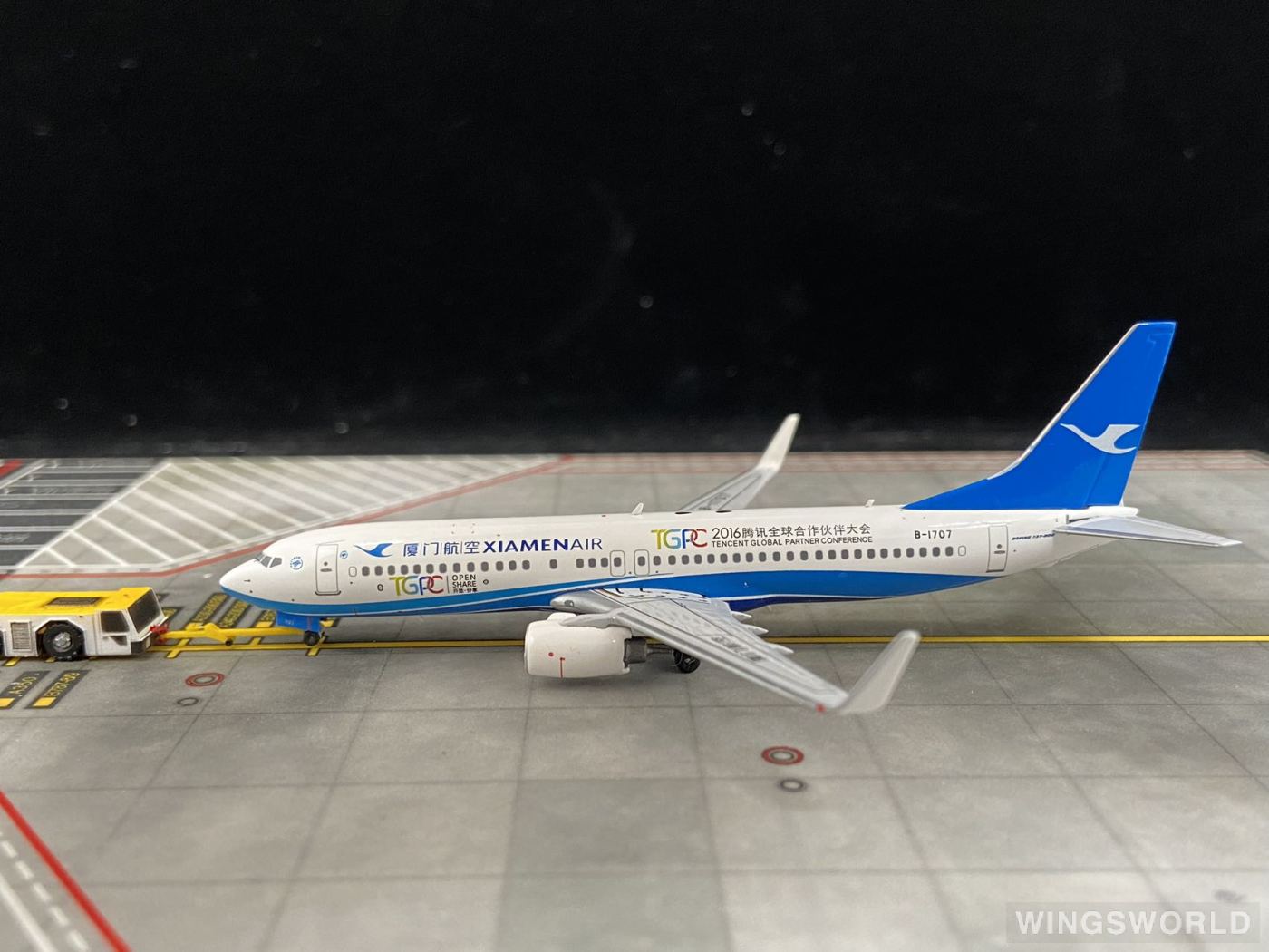 Skywings 1:400 072 XiamenAir 厦门航空 Boeing 737-800 B-1707