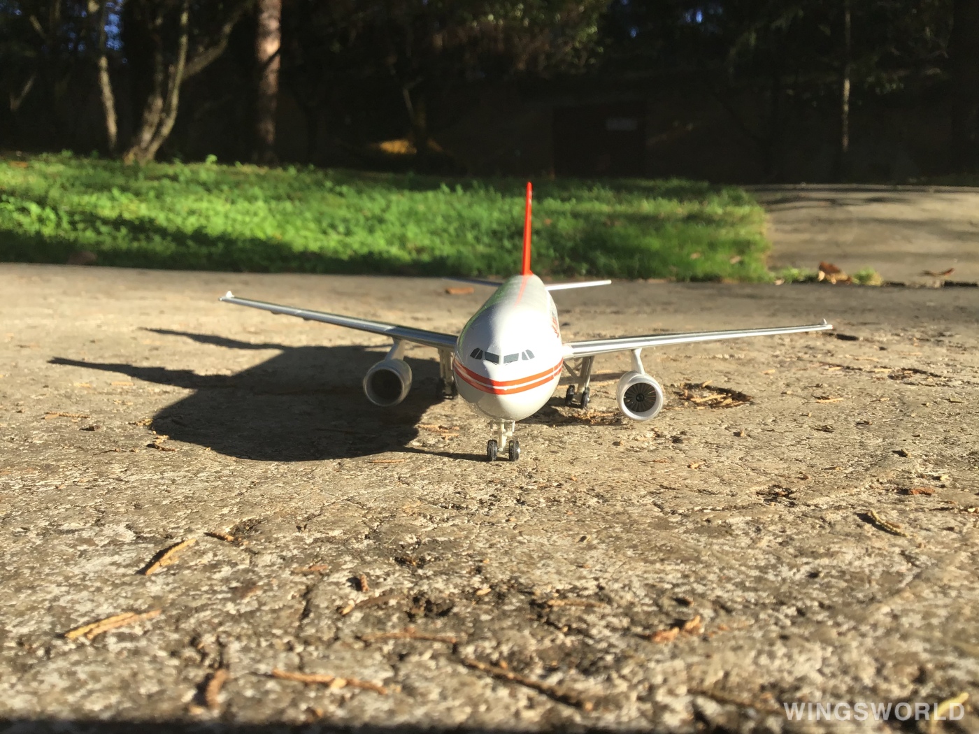 Aero Le Plane 1:200 2326 Uni-Top Airlines 友和道通航空 Airbus A300B4/B2 B-2326