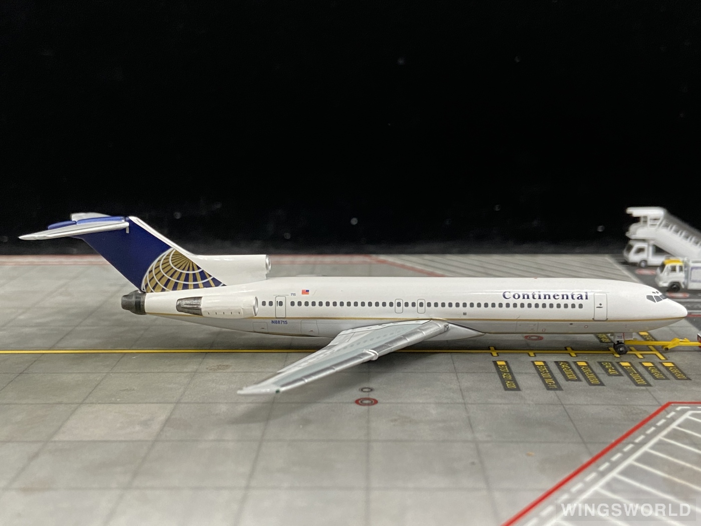 AeroClassics 1:400 AC419348 Continental Airlines 美国大陆航空 Boeing 727-200 N88715