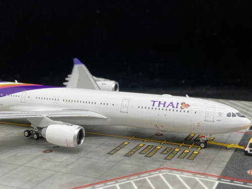 ジャンク エアバス A340-500 タイ国際航空 HS-TLA 1/200 ジャンク エアバス A340-500 タイ国際航空 HS-TLA 1/200｜Yahoo