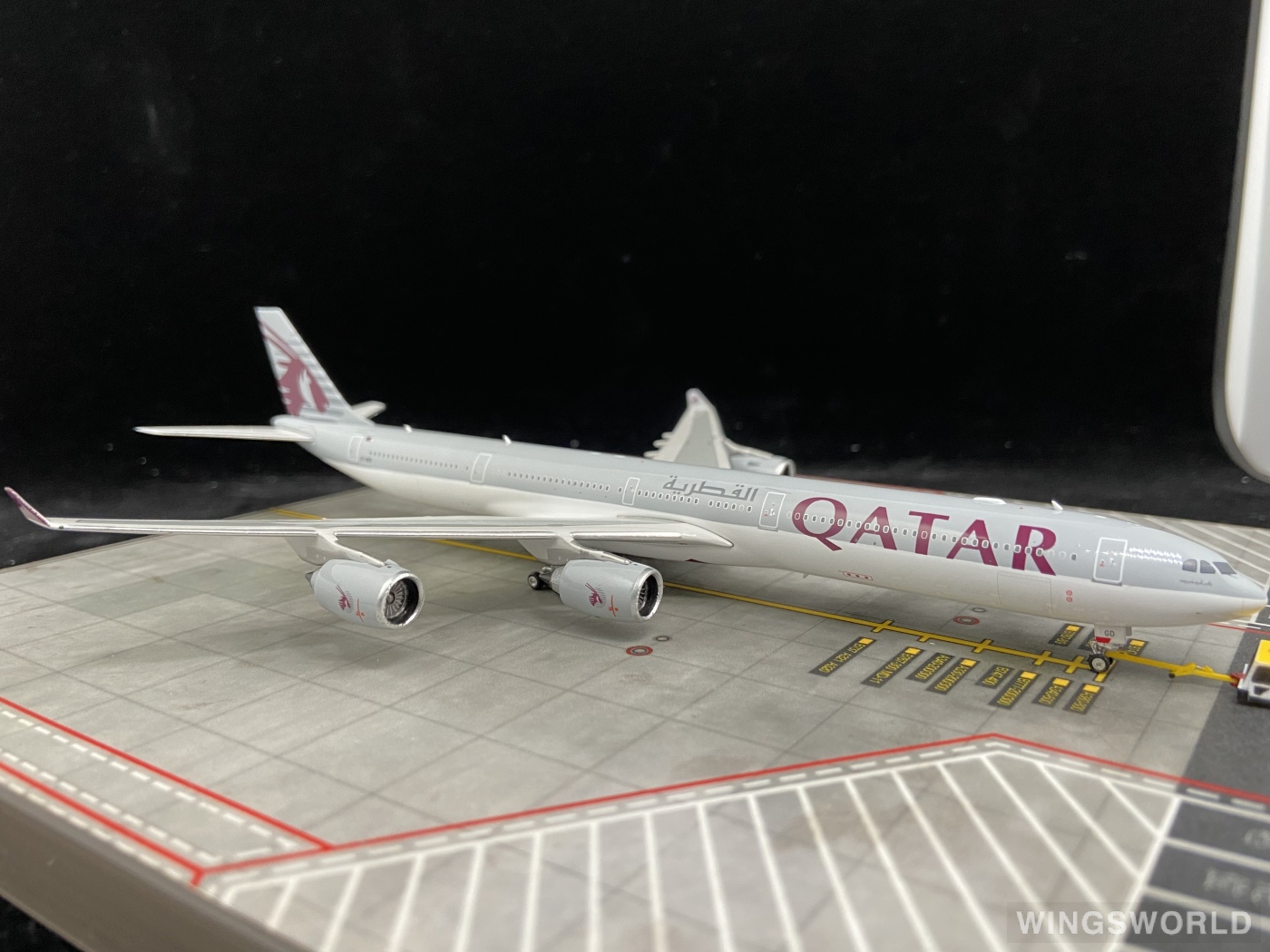 カタール航空　QATAR AIRWAYS　A340-600　旅客機　模型　 R Amazon.co.jp: カタール航空 QATAR AIRWAYS A340-600 旅客機