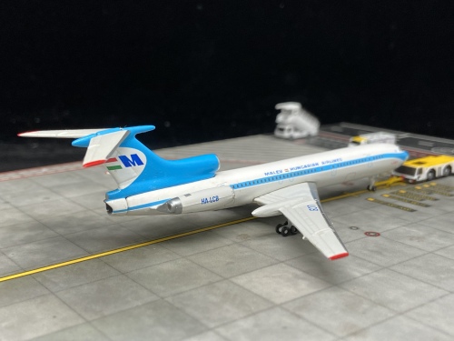 Malév 匈牙利航空 Tupolev Tu-154 HA-LCB  PHHALCB Phoenix 1:400