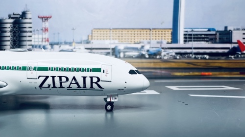 Phoenix 1:400 Boeing 787-8 ZIPAIR PH04476 JA826J 的相册- 飞机模型