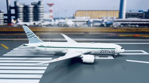 Phoenix 1:400 Boeing 787-8 ZIPAIR PH04476 JA826J 的相册