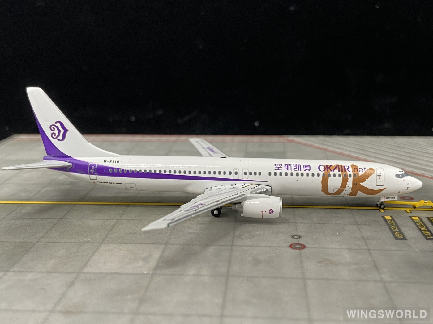 Phoenix 1:400 PH10203 Okay Airways 奥凯航空 Boeing 737-900 B-5110