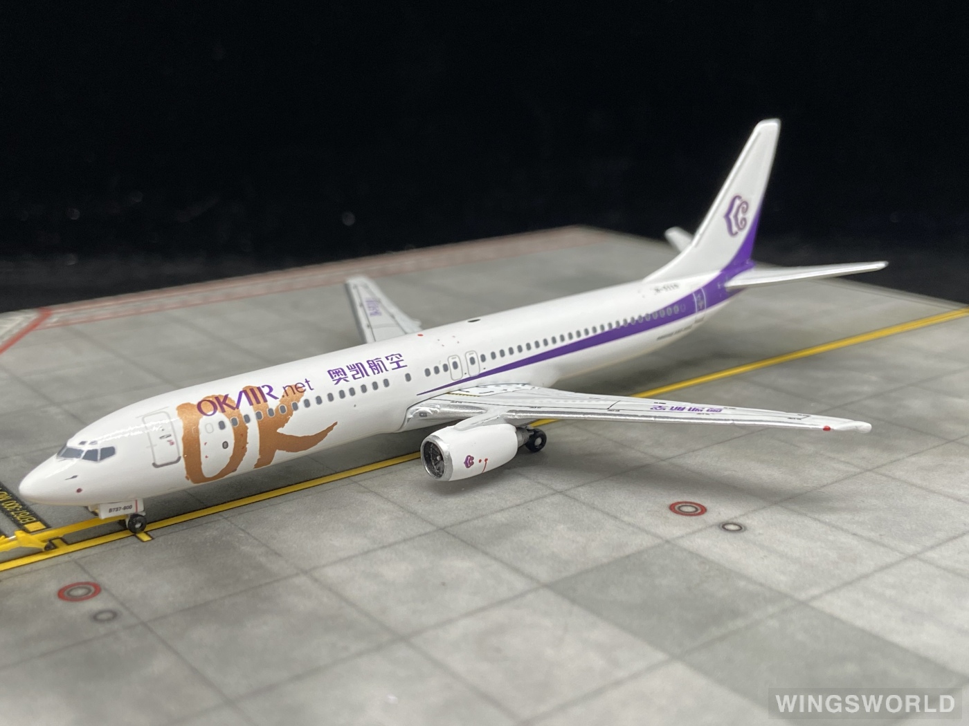 Phoenix 1:400 PH10203 Okay Airways 奥凯航空 Boeing 737-900 B-5110