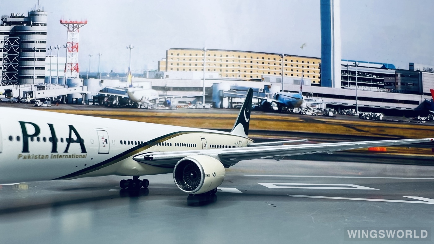 Phoenix 1:400 PH10411 PIA 巴基斯坦航空 Boeing 777-200 AP-BGK