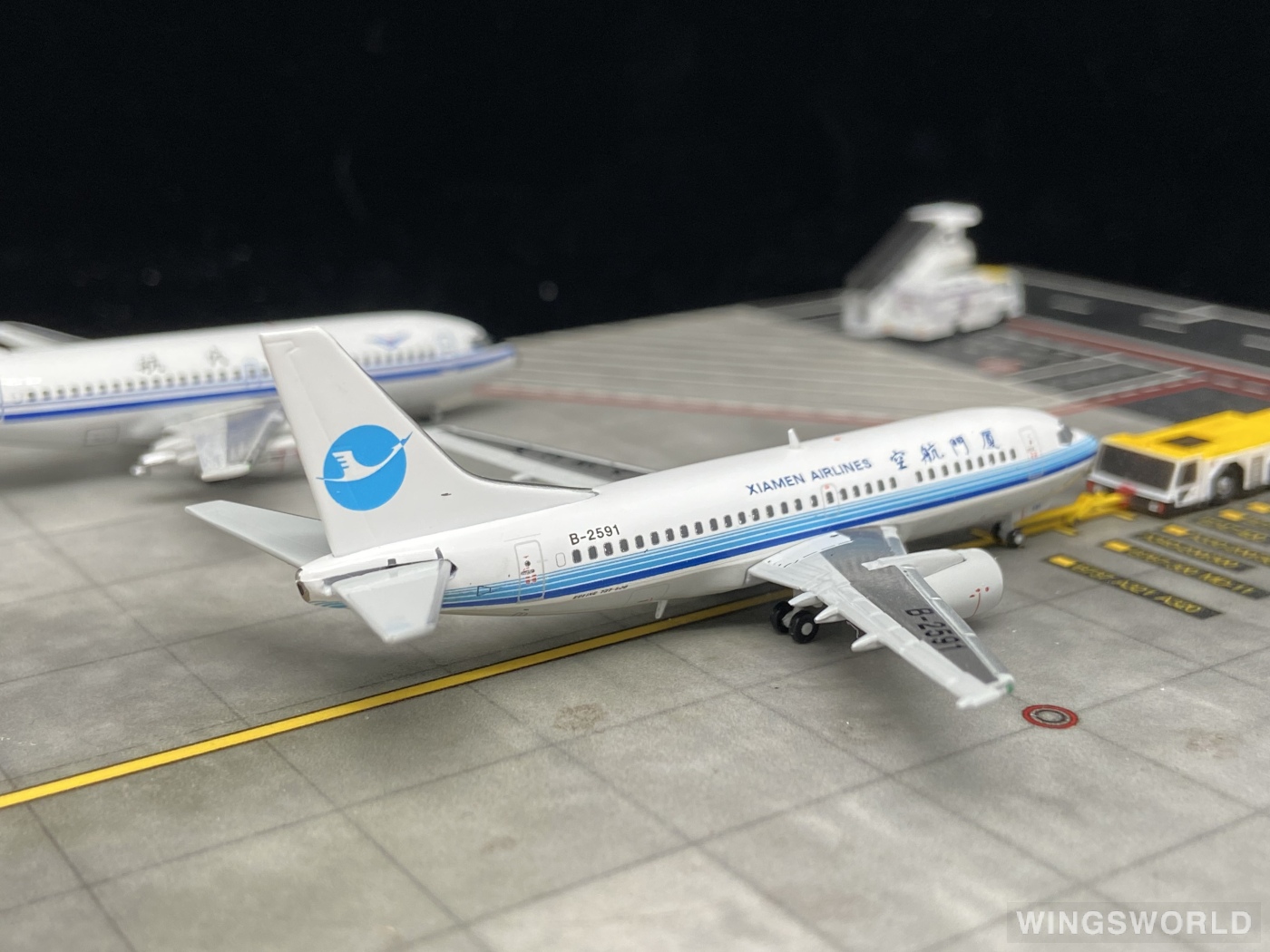 Geminijets 1:400 GJCXA1671 XiamenAir 厦门航空 Boeing 737-500 B-2591