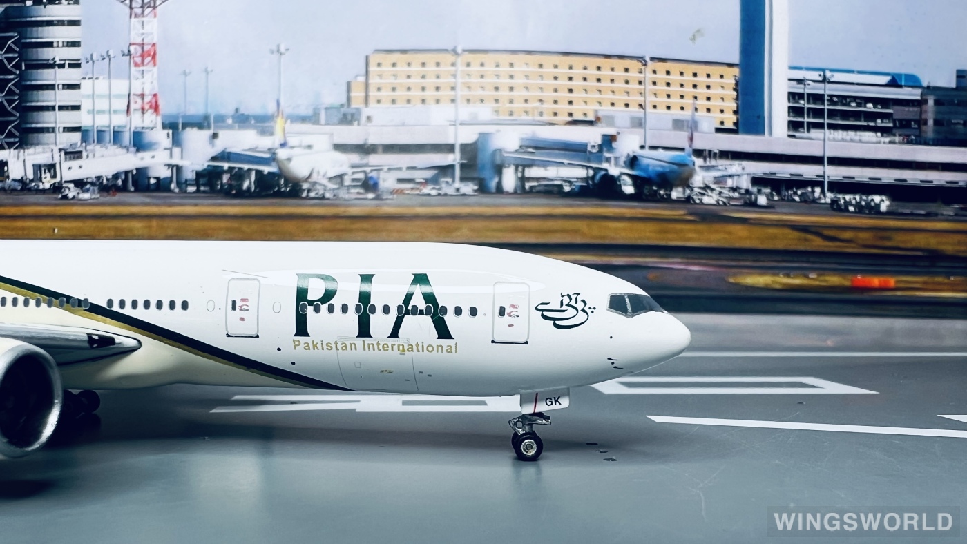 Phoenix 1:400 PH10411 PIA 巴基斯坦航空 Boeing 777-200 AP-BGK