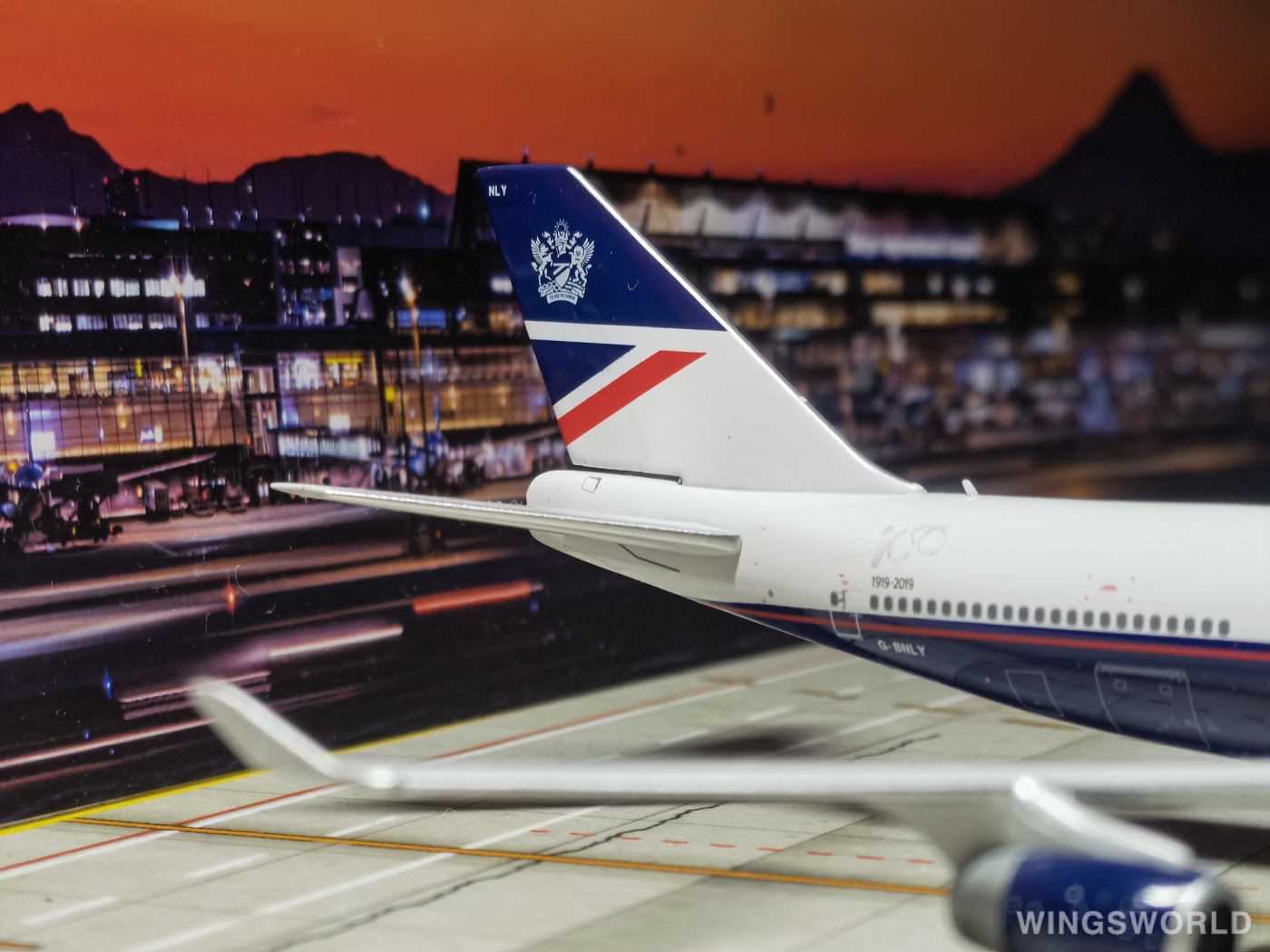 Phoenix 1:400 PH04266 British Airways 英国航空 Boeing 747-400 G-BNLY