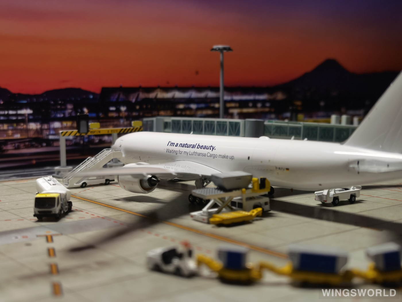 Phoenix 1:400 PH04480 Lufthansa 汉莎航空 Boeing 777F D-ALFJ