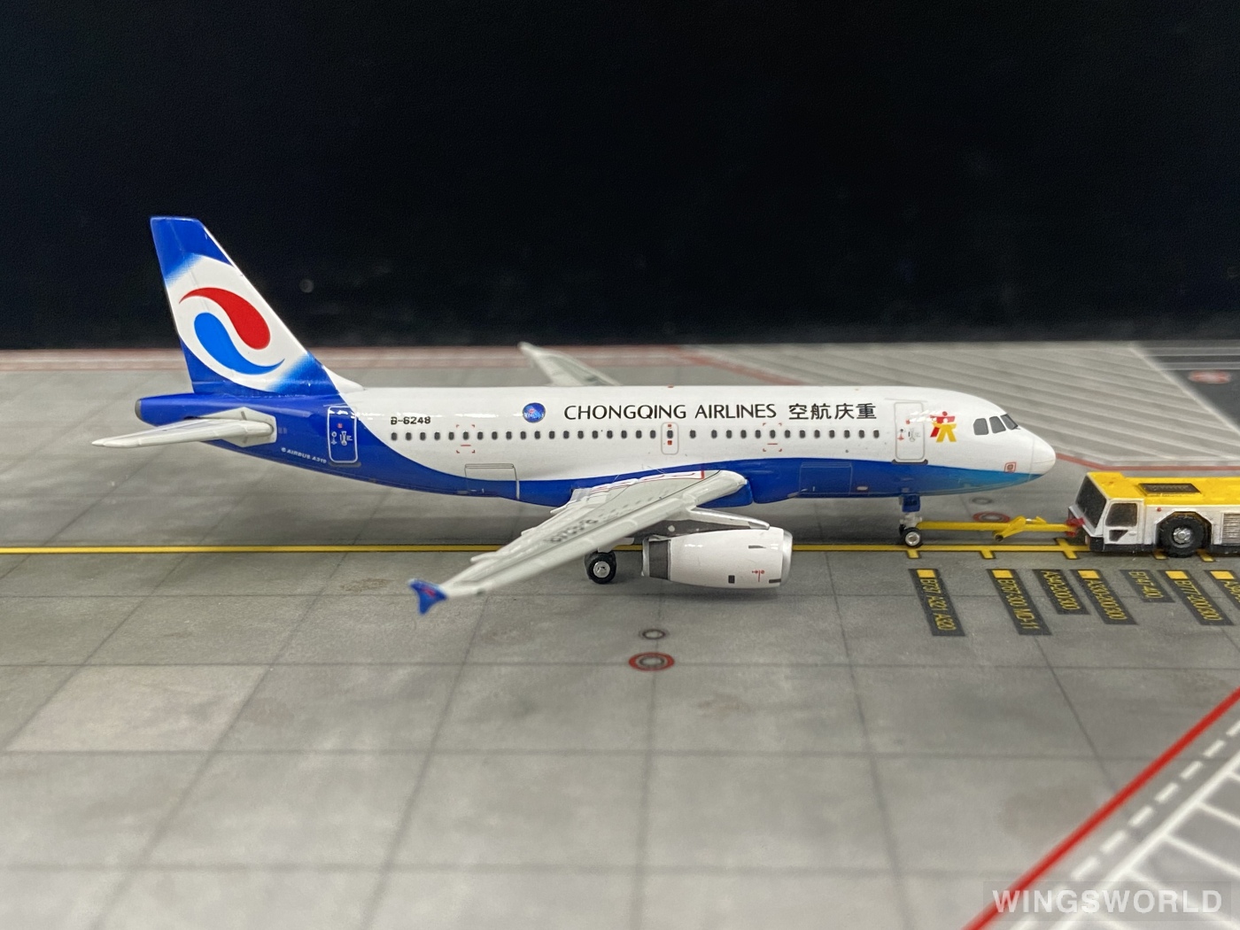 Phoenix 1:400 PH11005 Chongqing Airlines 重庆航空 Airbus A319 B-6248