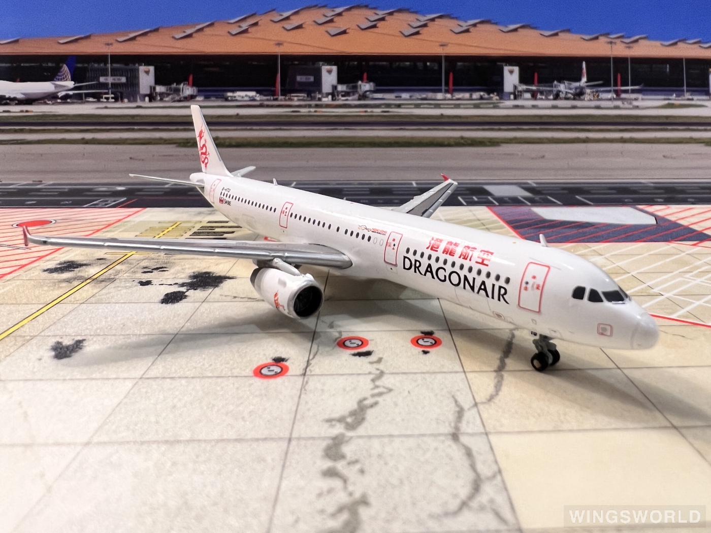 JC Wings 1:400 EW4321001 Dragonair 港龙航空 Airbus A321 B-HTD