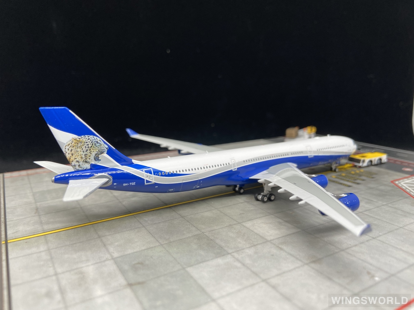 Phoenix 1:400 PH11771 Hi Fly 葡萄牙高飞航空 Airbus A340-300 9H-TQZ