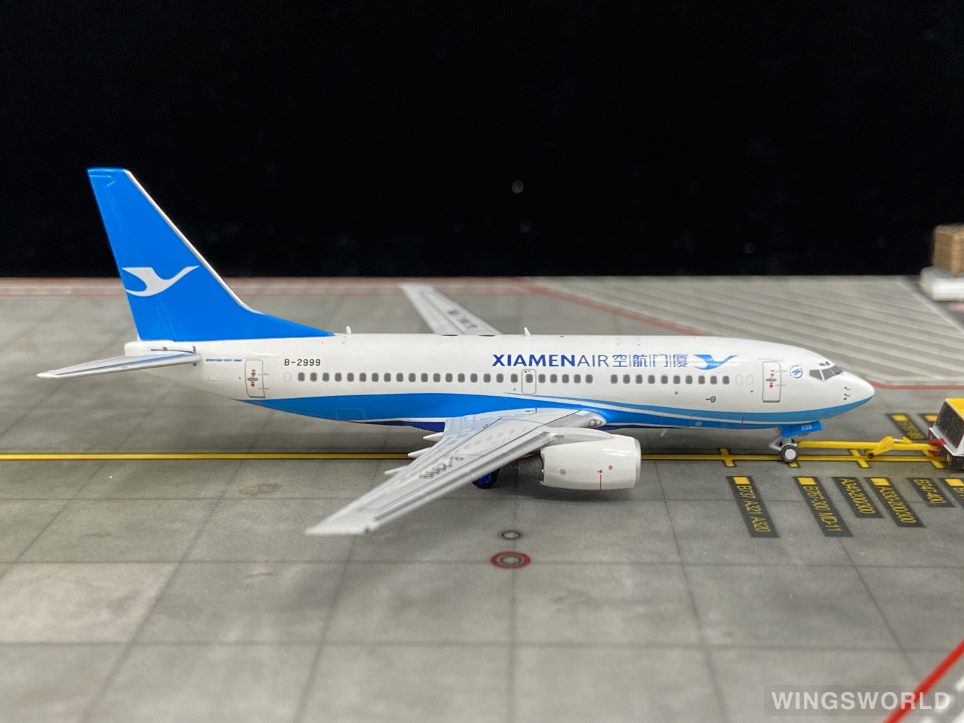 Pandamodel 1:400 WM00005 XiamenAir 厦门航空 Boeing 737-700 B-2999