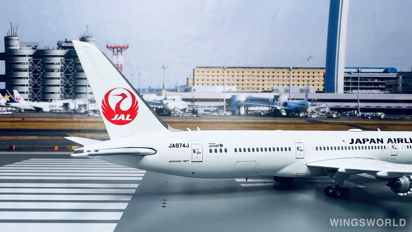 Phoenix 1:400 PH04226 Japan Airlines 日本航空 Boeing 787-9 JA874J