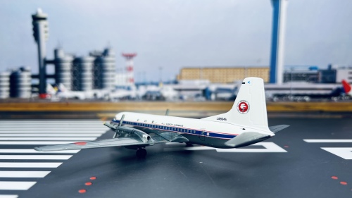Hogan 1:200 NAMC YS-11 ANA 全日空YS21147 JA8645 的相册- 飞机模型