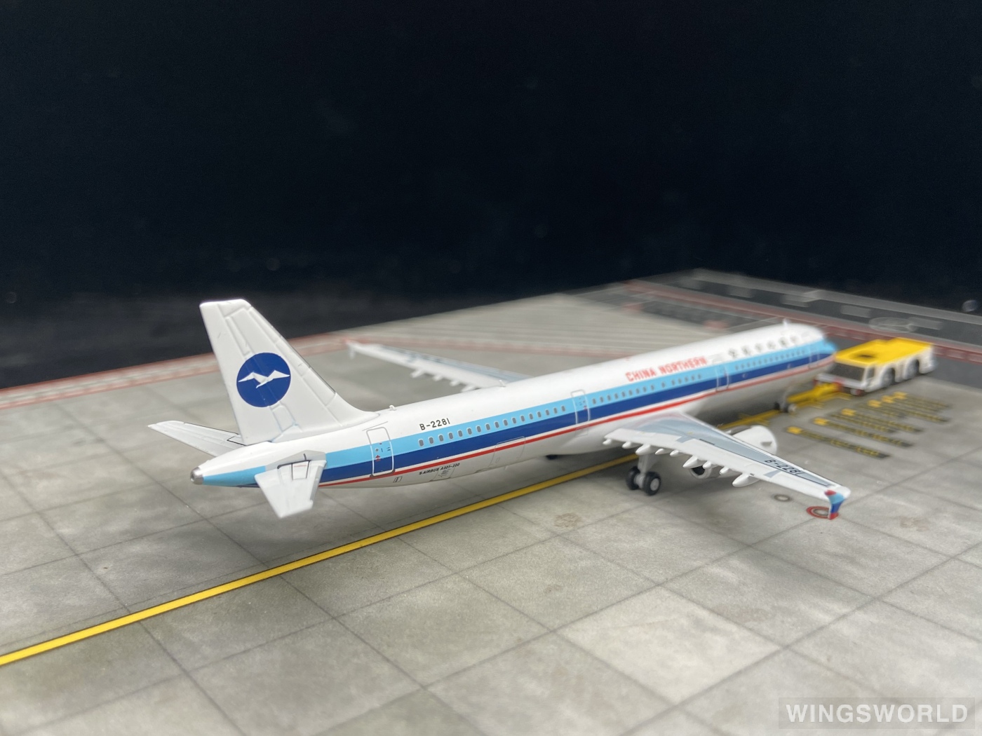 YU MODEL 1:400 YUB2281 China Northern Airlines 中国北方航空 Airbus A321 B-2281