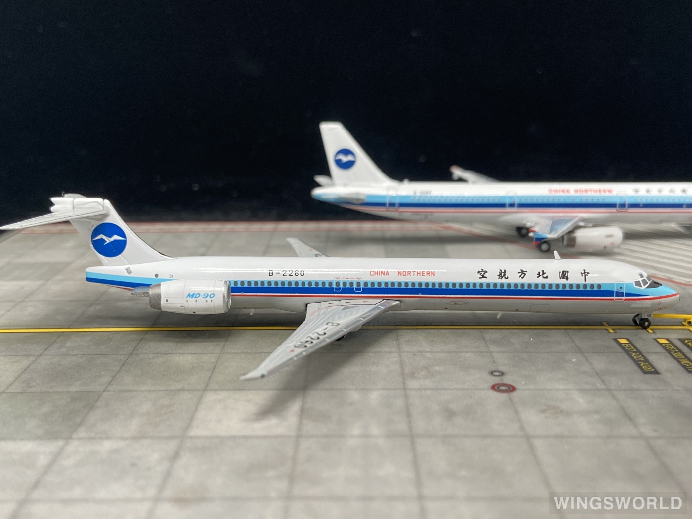 JC Wings 1:400 KD4099 China Northern Airlines 中国北方航空 McDonnell Douglas MD-90 B-2260