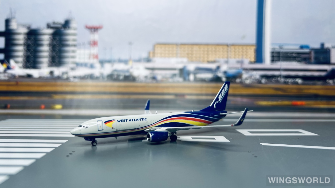 Phoenix 1:400 PH04301 West Atlantic Boeing 737-800 G-NPTA