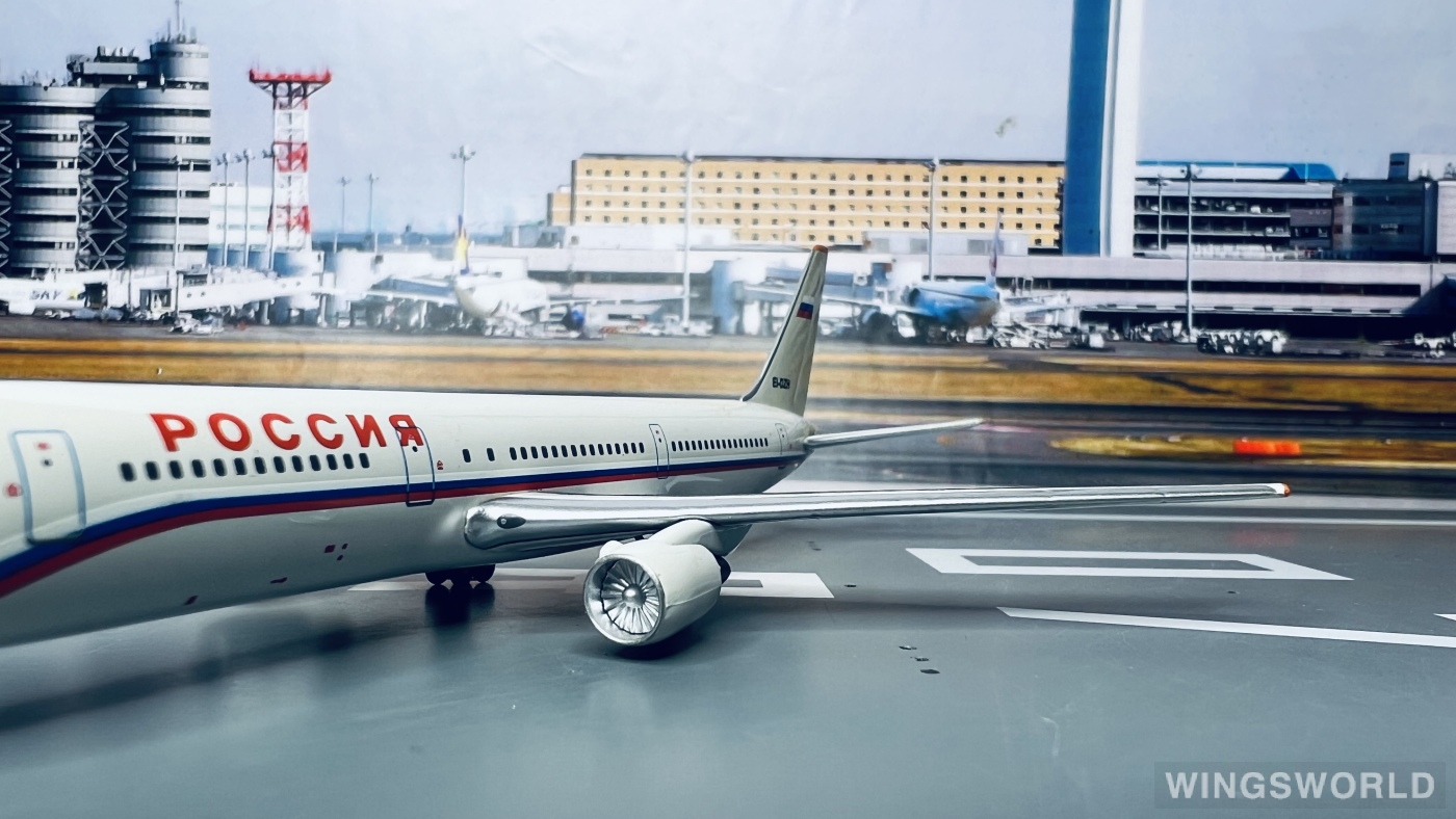 Aviation400 1:400 AV4763010 Rossiya Special Flight Detachment Boeing 767-300 EI-DZH