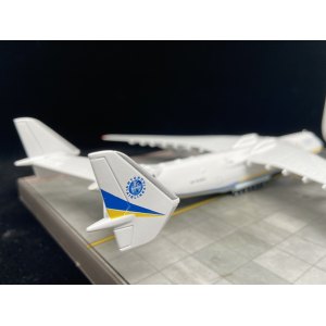 Antonov 安东诺夫 Antonov An-225 UR-82060 黄腰线 ALB4AN225D ALBATROS 1:400