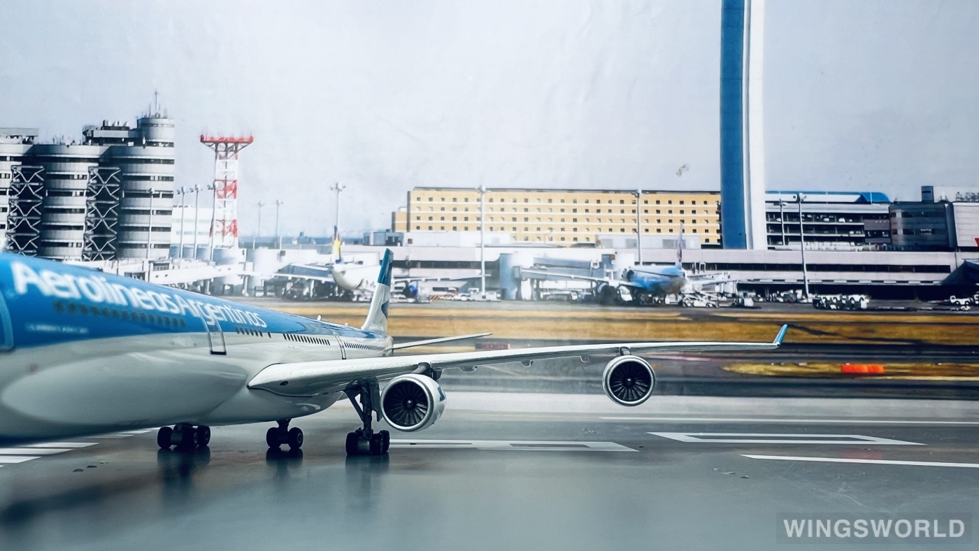 Phoenix 1:400 PH10956 Aerolíneas Argentinas 阿根廷航空 Airbus A340-300 LC-CSE