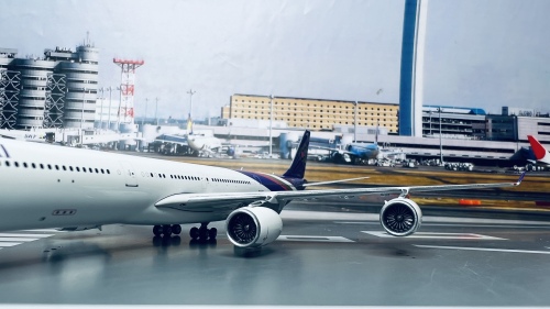 タイ国際航空A340-600 1/400 タイ国際航空A340-600 1/400 - メルカリ