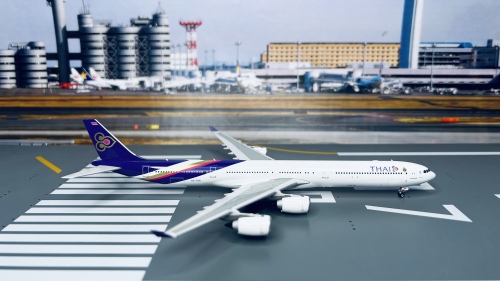 タイ国際航空A340-600 1/400 タイ国際航空A340-600 1/400 - メルカリ