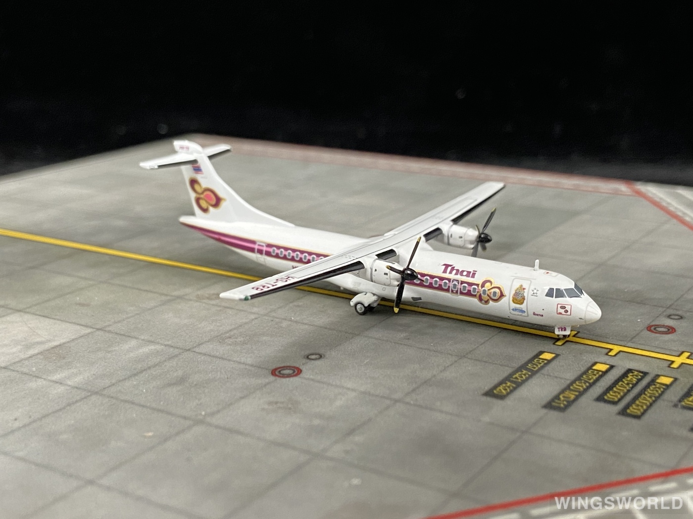 JC Wings 1:400 LH4240 Thai Airways 泰国国际航空 ATR 72 HS-TRB
