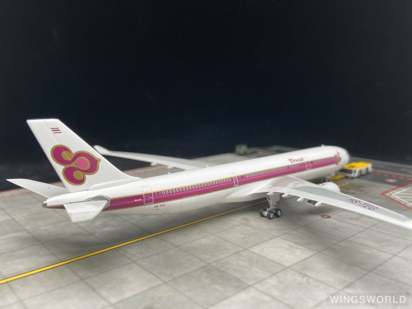 Phoenix 1:400 PH11633 Thai Airways 泰国国际航空 Airbus A330-300 HS-TEG