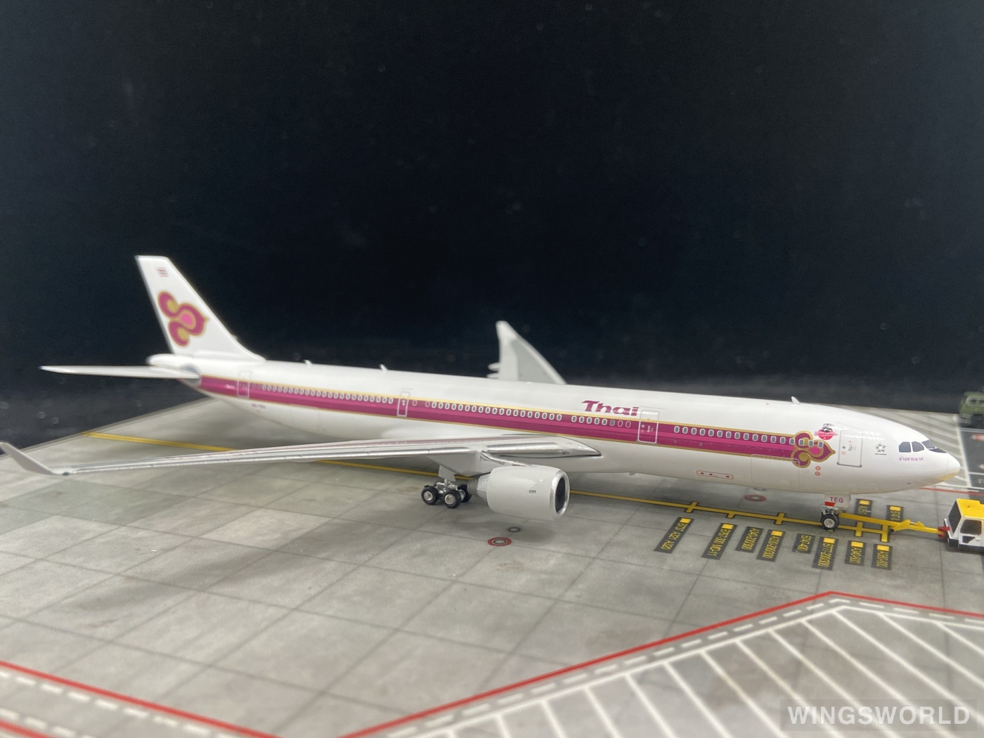 Phoenix 1:400 PH11633 Thai Airways 泰国国际航空 Airbus A330-300 HS-TEG