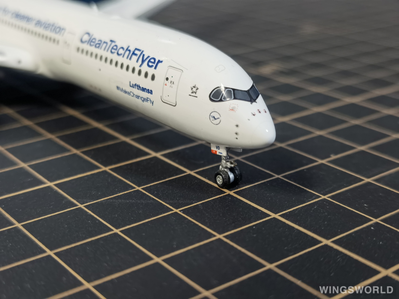 Phoenix 1:400 PH04487 Lufthansa 汉莎航空 Airbus A350-900 D-AIVD