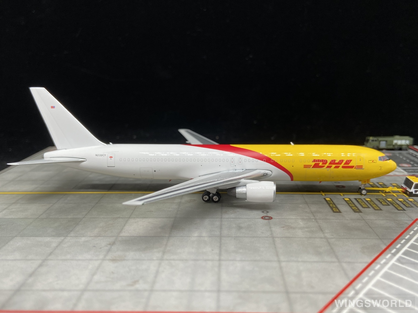 Phoenix 1:400 PH04398 DHL 敦豪 Boeing 767-300 N220CY