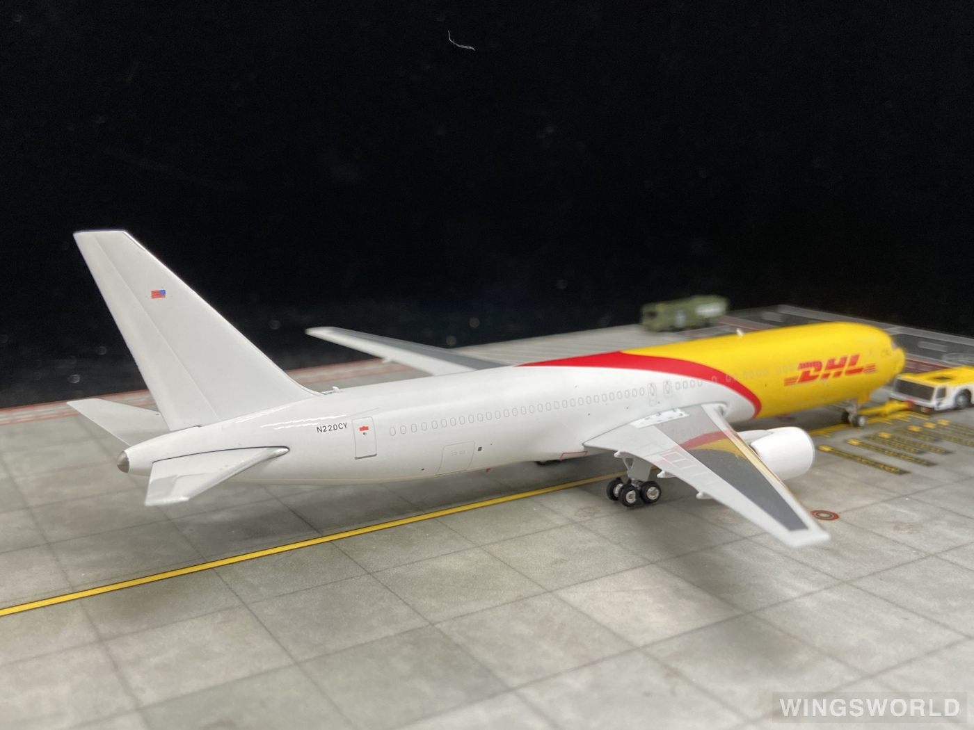 Phoenix 1:400 PH04398 DHL 敦豪 Boeing 767-300 N220CY