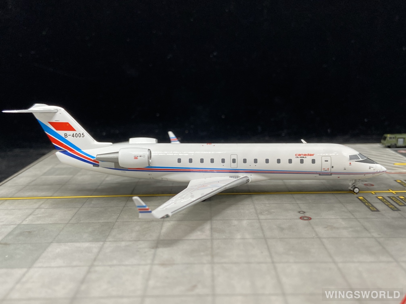 NGmodels 1:200 NG52033 PLAAF 中国空军 Bombardier CRJ200 B-4011