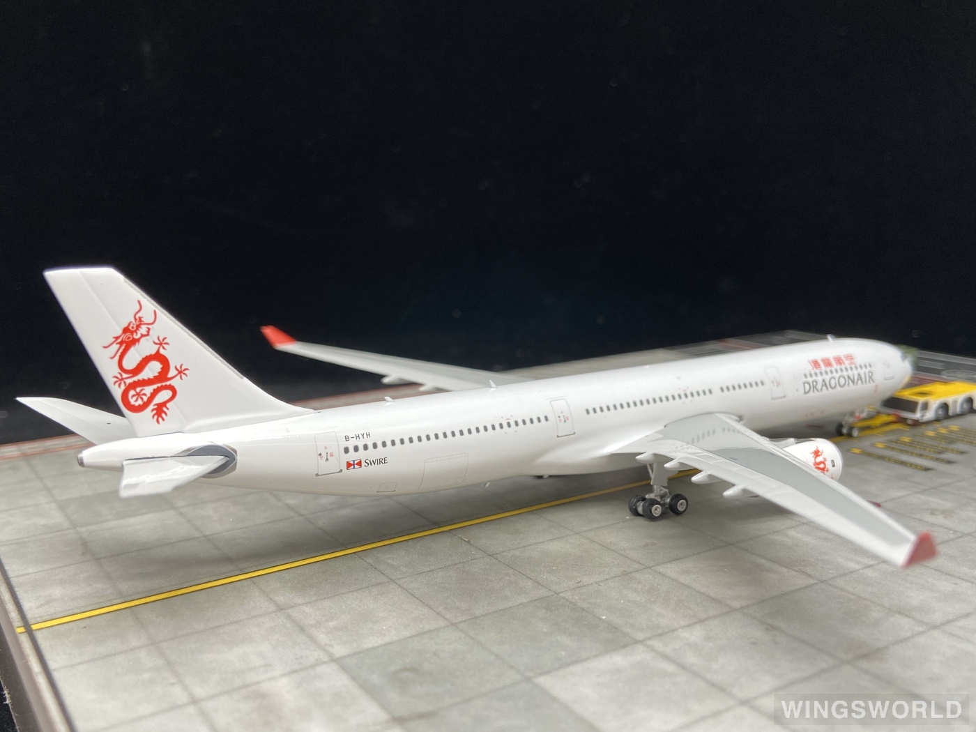 Phoenix 1:400 PH04352 Dragonair 港龙航空 Airbus A330-300 B-HYH