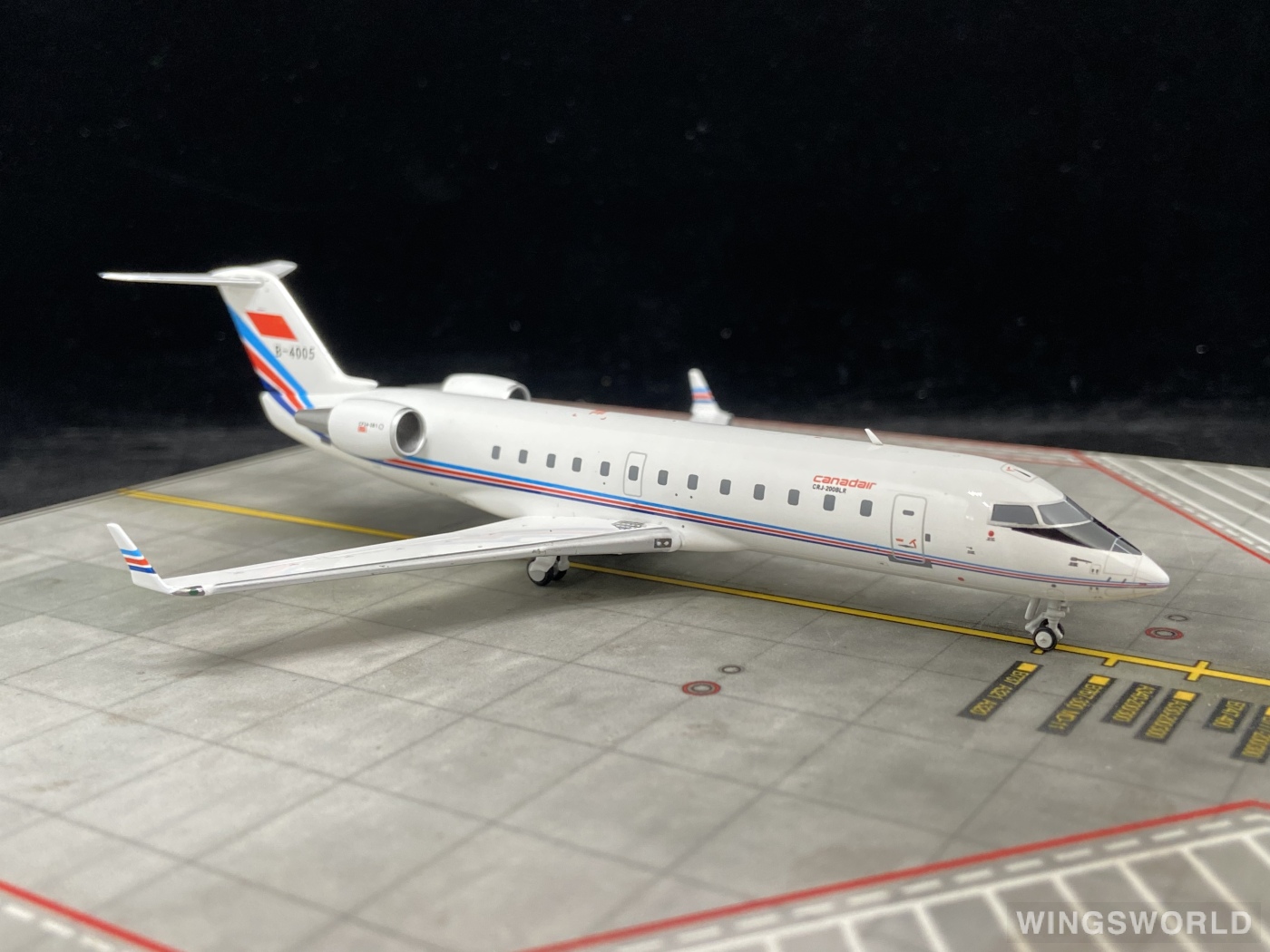 NGmodels 1:200 NG52033 PLAAF 中国空军 Bombardier CRJ200 B-4011