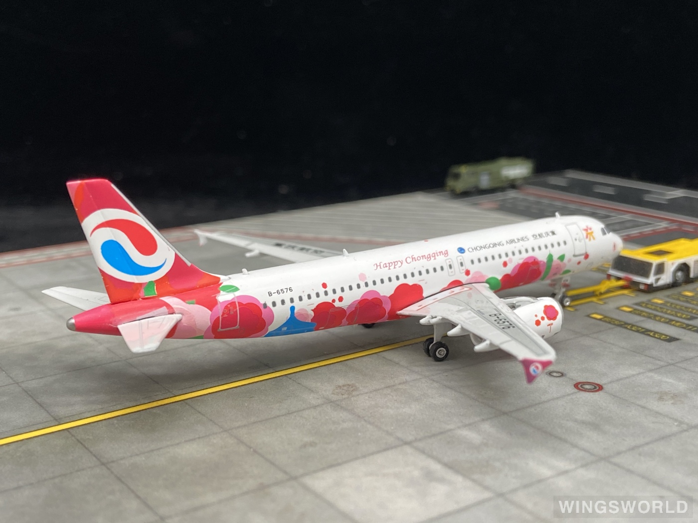 Phoenix 1:400 PH11244 Chongqing Airlines 重庆航空 Airbus A320 B-6576