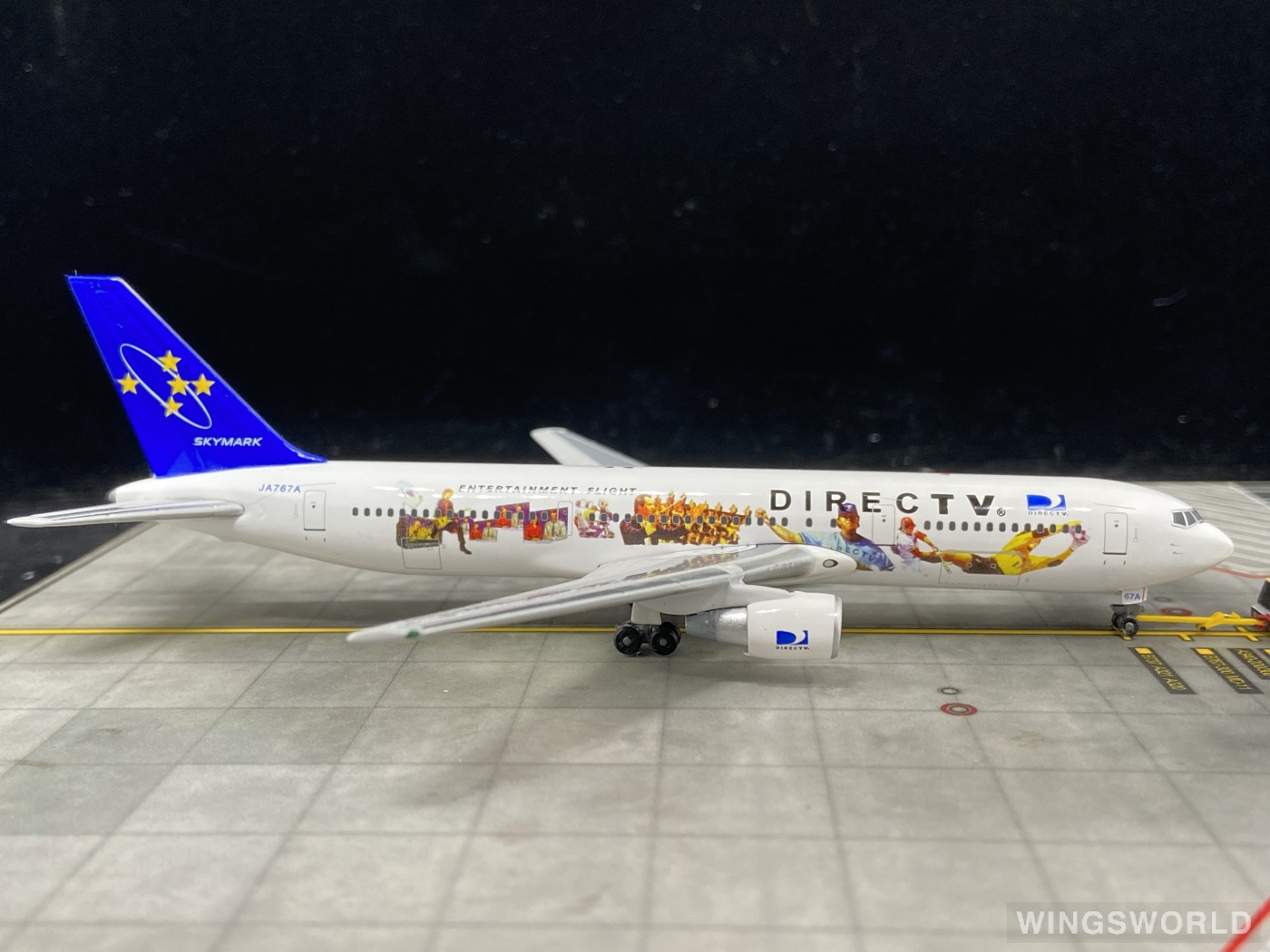 Phoenix 1:400 PH4SKY033 Skymark Airlines 天马航空 Boeing 767-300 JA767A