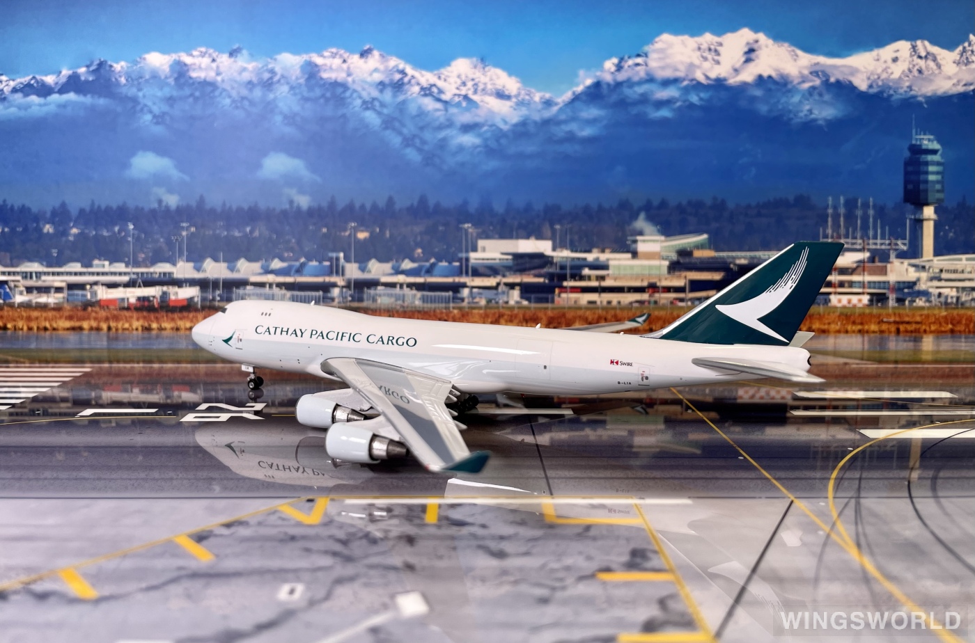 Phoenix 1:400 PH04089 Cathay Pacific 国泰航空 Boeing 747-400 B-LIA