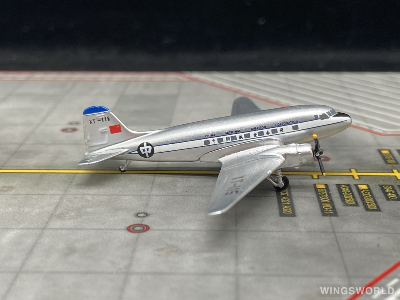 AeroClassics 1:400 ACXT115 CNAC 中国航空公司 Douglas DC-3 XT-115