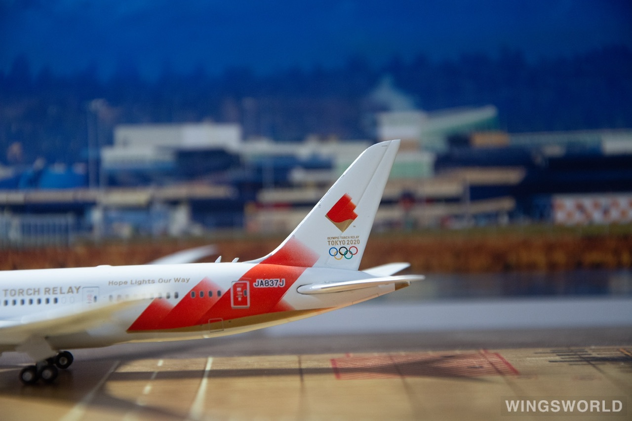 Phoenix 1:400 PH04324 Japan Airlines 日本航空 Boeing 787-8 JA837J