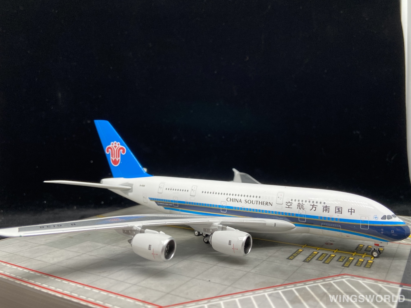 Phoenix 1:400 PH10623 China Southern 中国南方航空 Airbus A380-800 B-6138